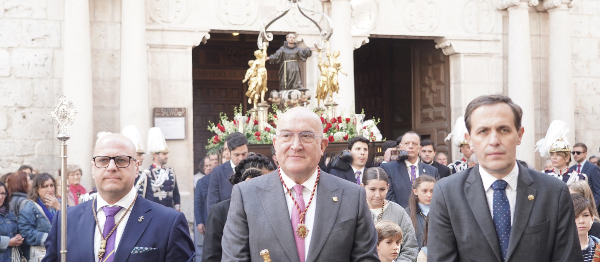 El alcalde de Valladolid, Jesús Julio Carnero, participa en los actos en honor a San Pedro Regalado