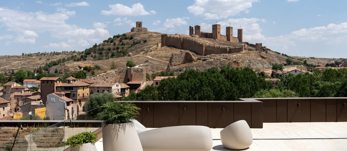 Vistas al castillo de Molina de Aragón desde el Parador.