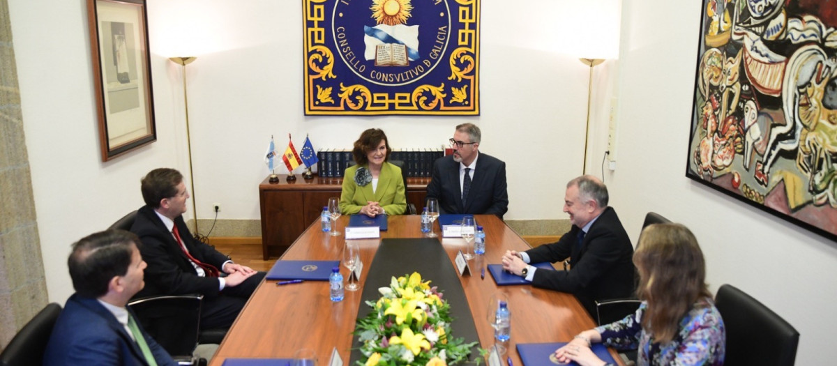 Encuentro celebrado en el Consejo Consultivo de Galicia con motivo de la visita de la presidenta del Consejo de Estado, Carmen Calvo