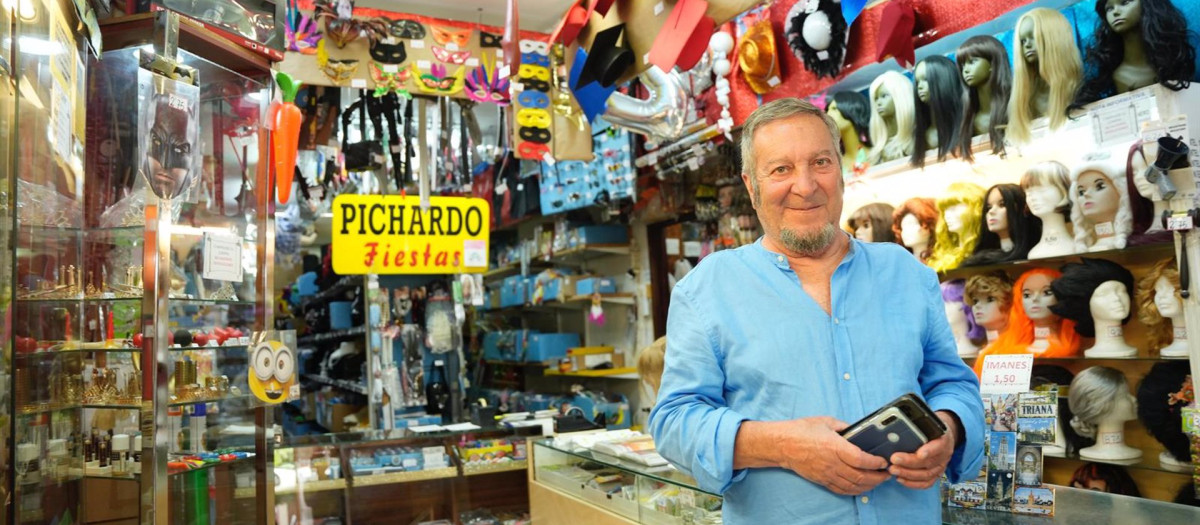 Diego Díaz, hijo de Diego y Ana María y actual dueño de 'Pichardo Fiestas'