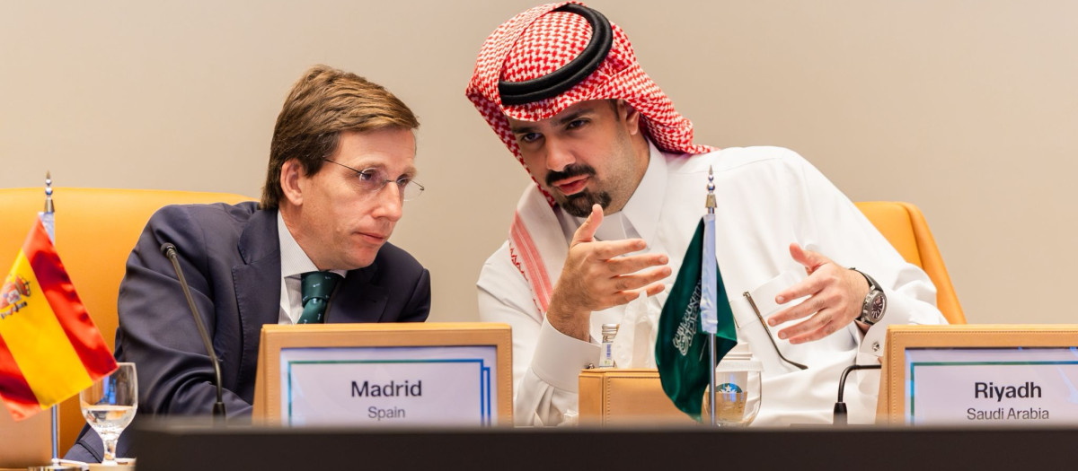 El alcalde de Madrid, José Luis Martínez-Almeida, en la clausura del I Foro de Diálogo de Ciudades Árabe-Europeas