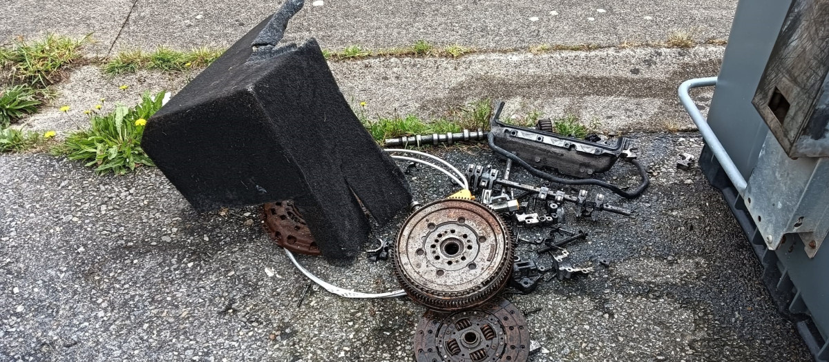 Asientos de autobús tirados