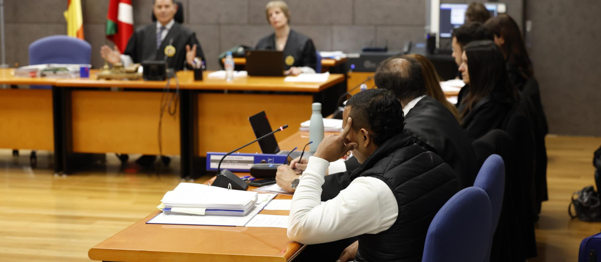 Un momento del juicio contra el acusado de asesinar a 5 personas