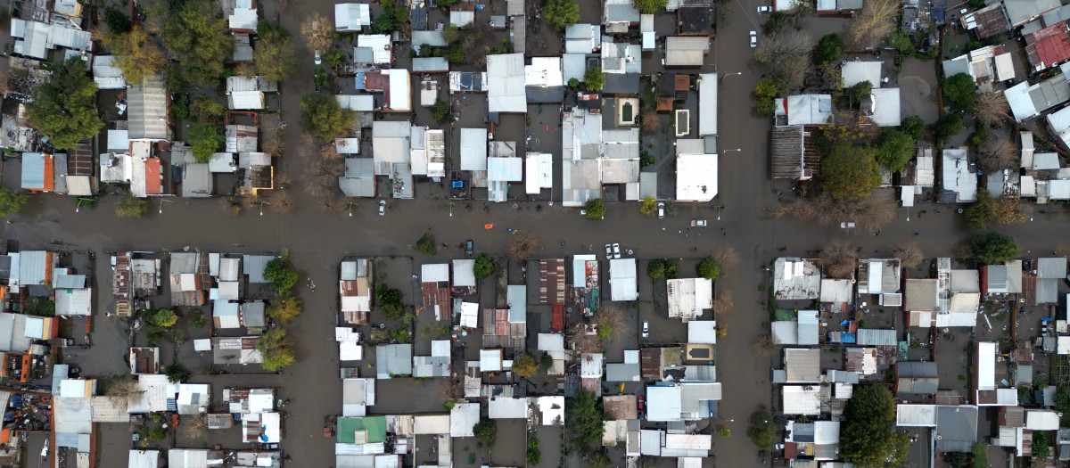 Vista aérea de una zona inundada en Zárate, provincia de Buenos Aires