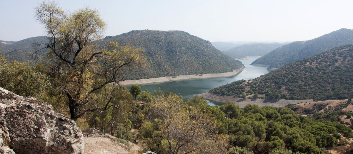 Mirador del embalse del Jándula, en la Sierra de Andújar