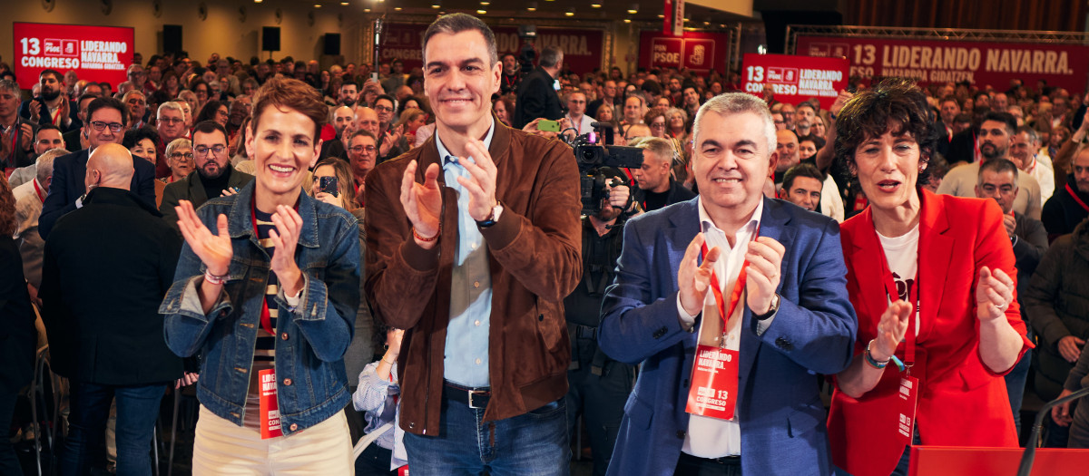 El presidente del Gobierno, Pedro Sánchez, junto a Santos Cerdán