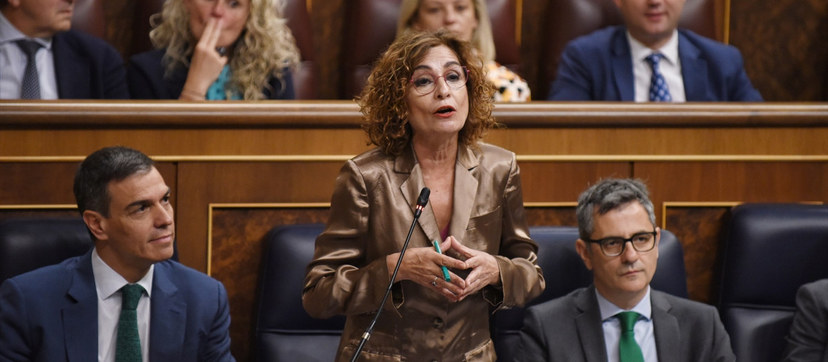 La vicepresidenta primera y ministra de Hacienda, María Jesús Montero