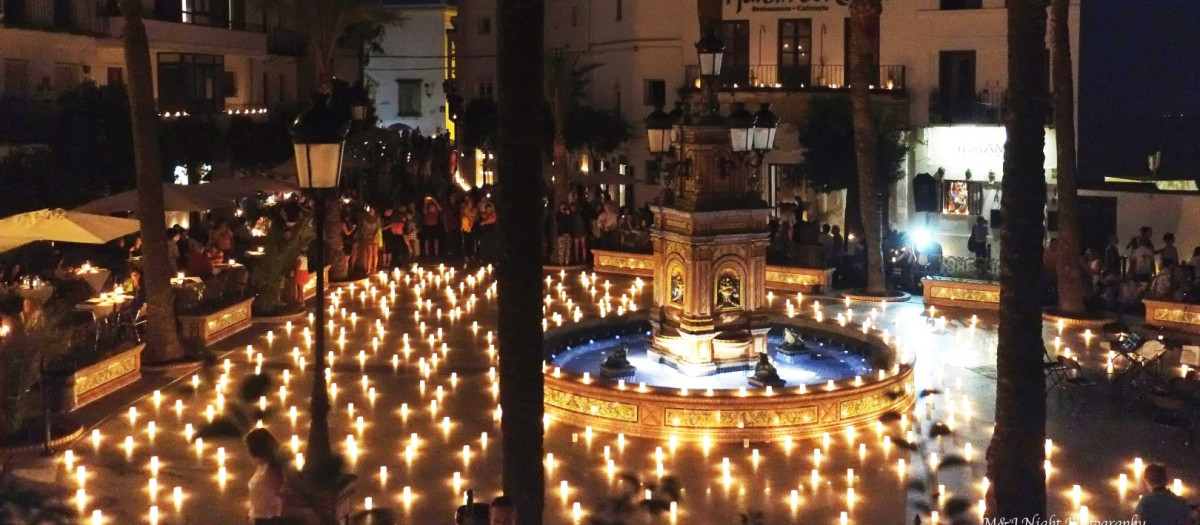 La Noche de las Velas en la localidad gaditana de Vejer