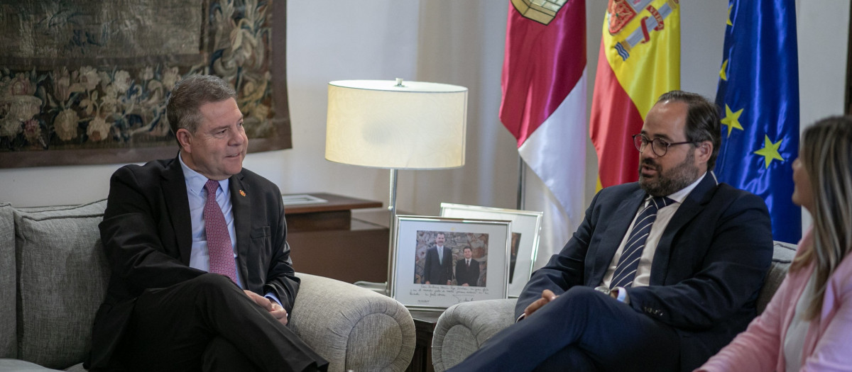 (Foto de ARCHIVO)
Reunión entre el jefe del Ejecutivo autonómico, Emiliano García-Page, y el presidente regional del PP, Paco Núñez.

PIEDAD LOPEZ
16/7/2024