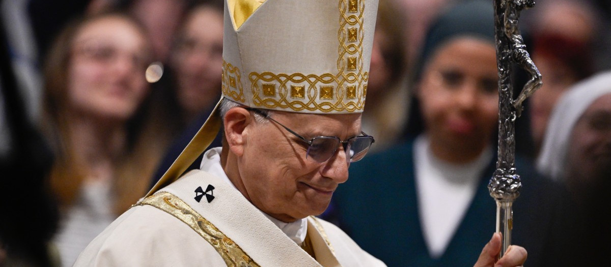 El Papa oficia una santa misa durante su toma de posesión en la archibasílica de San Juan de Letrán