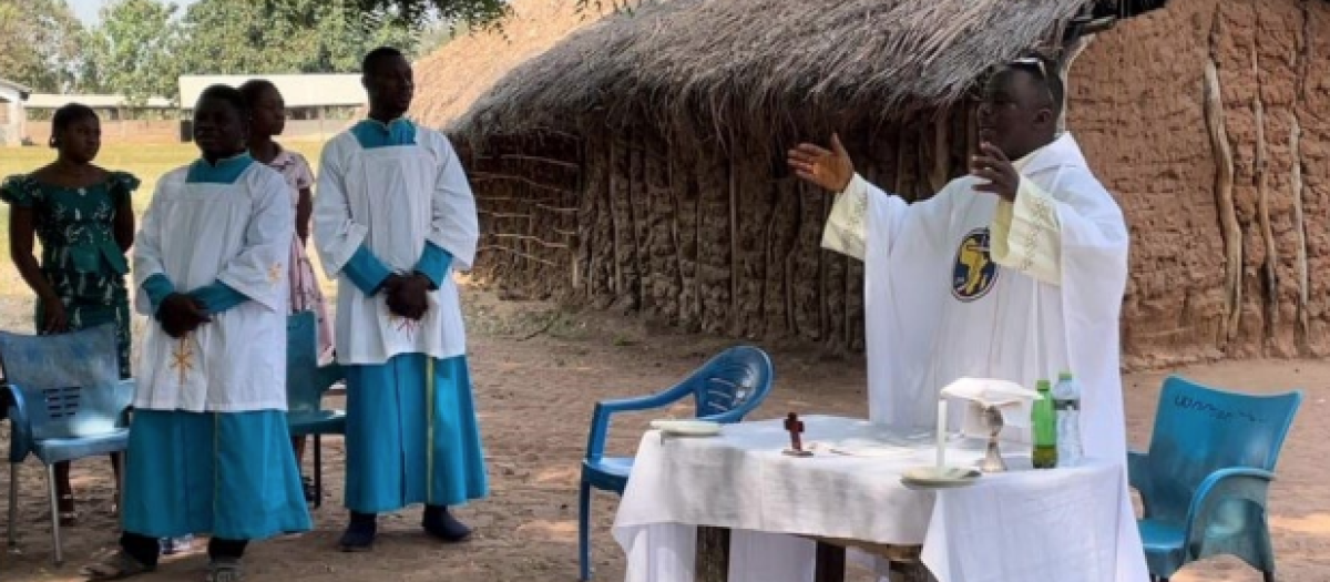 Estipendios de misa para los 46 sacerdotes de la Sociedad de los Misioneros de África en la provincia religiosa de Togo