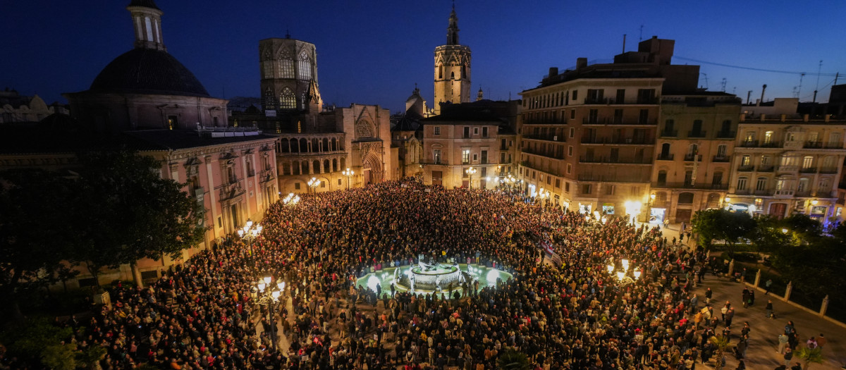 Una manifestación contra la gestión política de la dana.