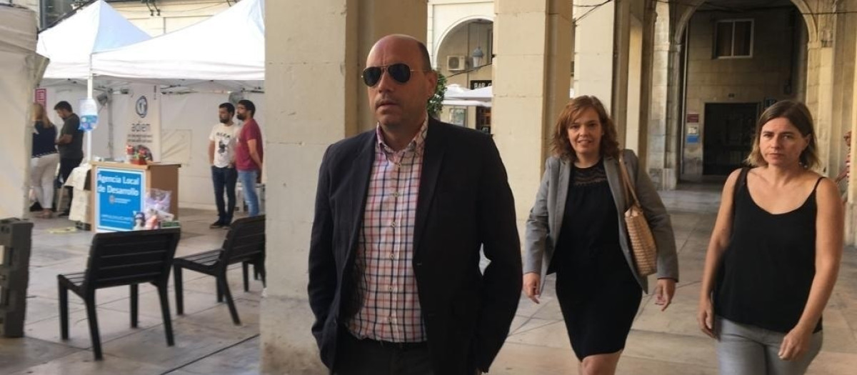 El exalcalde de Alicante Gabriel Echávarri, ante la Audiencia Provincial de Alicante