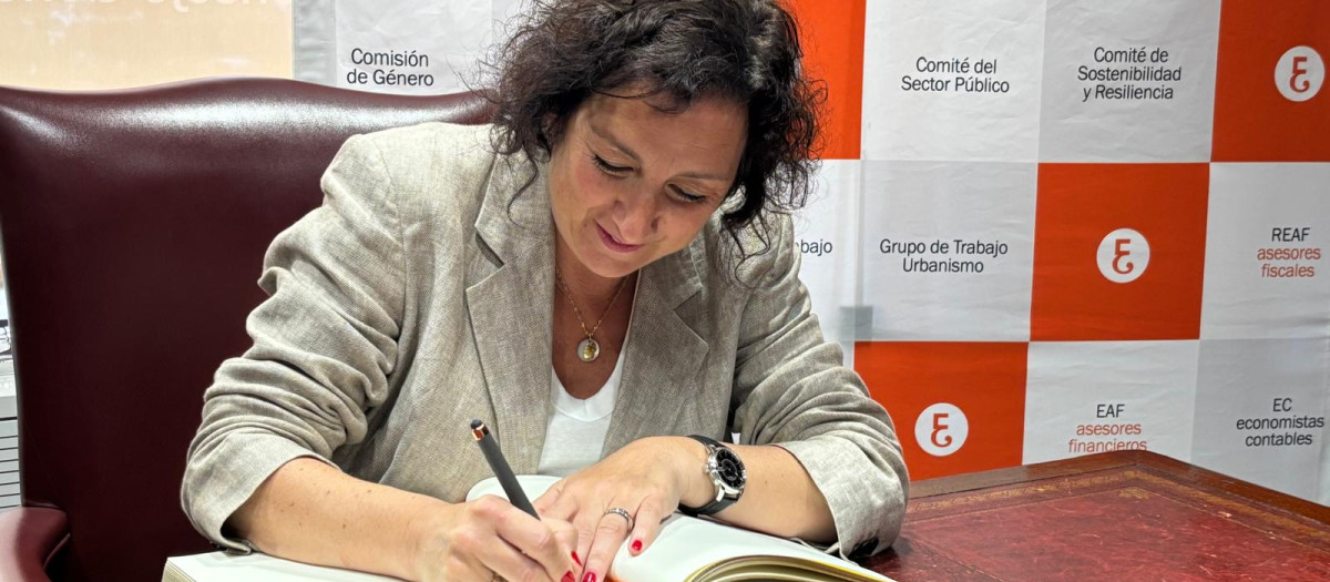La consejera de Economía, Alicia Romero, poco antes de participar en un acto del Consejo General de Economistas de Madrid