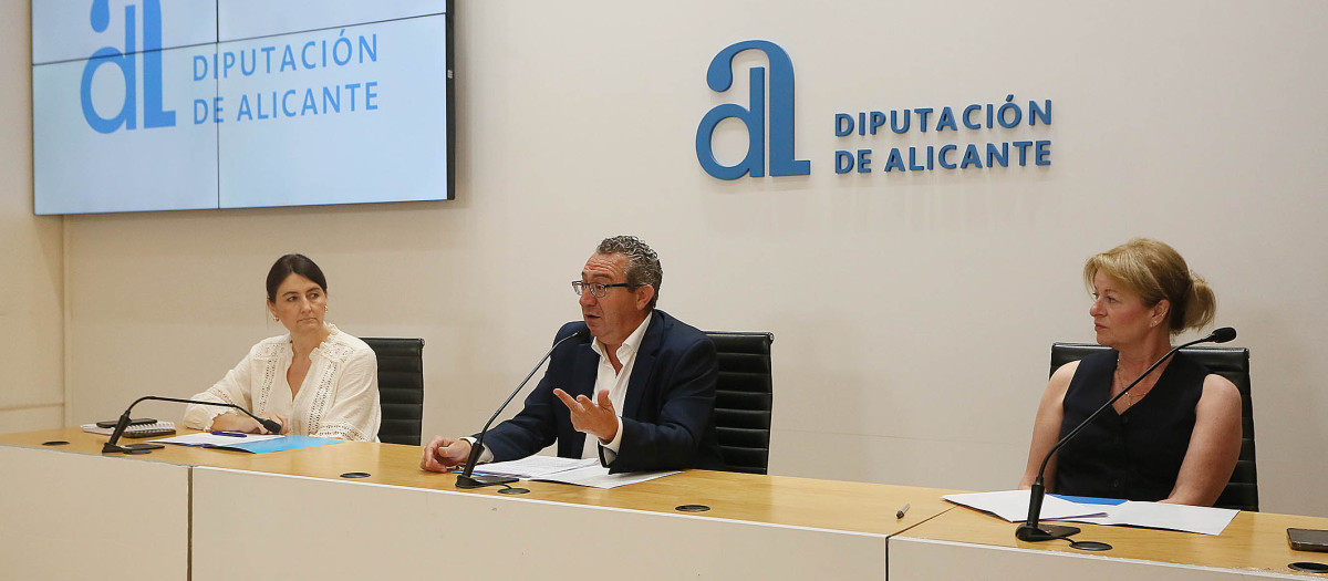 El presidente de la Diputación de Alicante, Toni Pérez, durante la presentación del Plan +Cerca