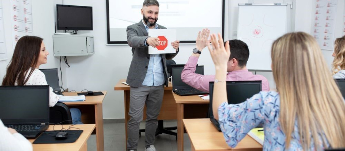 Una clase teórica para obtener el carnet de conducir