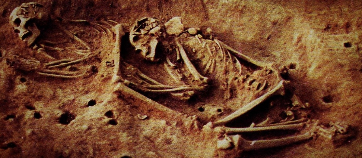 Esqueletos de dos individuos cazadores-recolectores excavados en el sitio arqueológico de Checua (Altiplano de Bogotá)