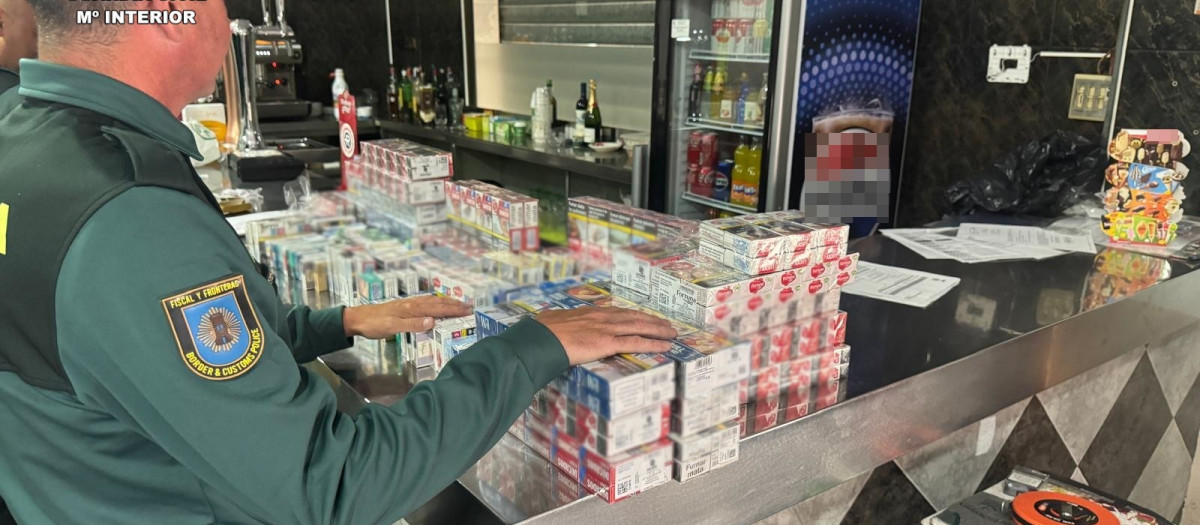 Tabaco intervenido por la Guardia Civil en un bar de la provincia de Valencia.