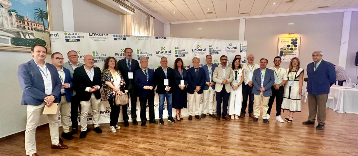 Autoridades y empresarios en el acto inaugural del encuentro