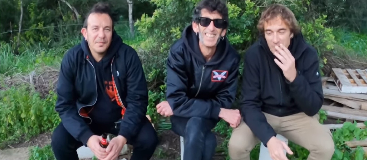 José María González 'Kichi' junto a sus compañeros de banda