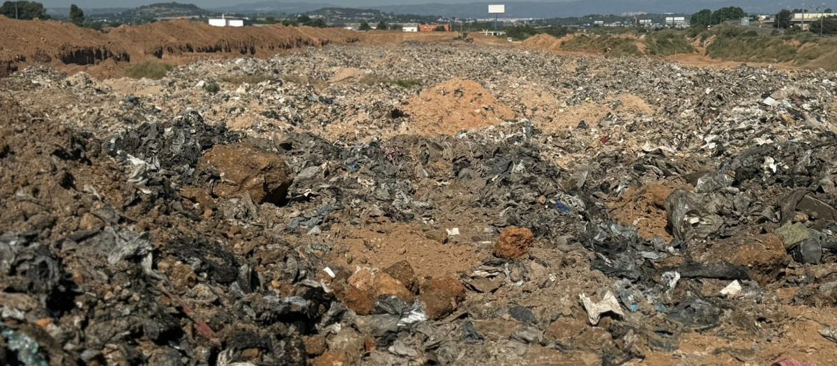 Residuos en el entorno del barranco del Poyo

REMITIDA / HANDOUT por FACILITADA POR LA GVA
Fotografía remitida a medios de comunicación exclusivamente para ilustrar la noticia a la que hace referencia la imagen, y citando la procedencia de la imagen en la firma
04/6/2025