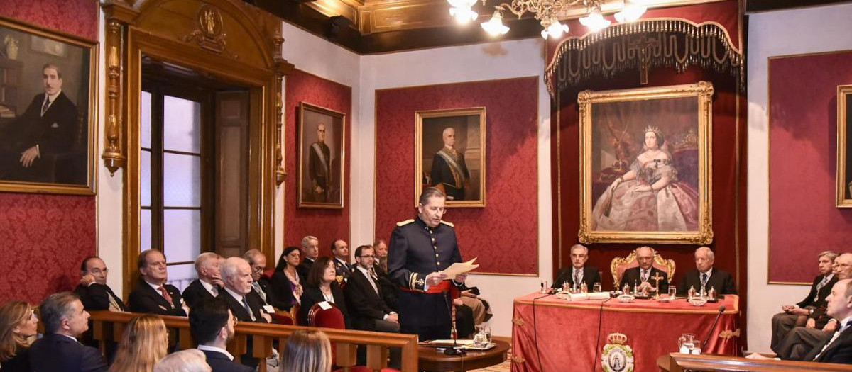 El general Amador Enseñat y Berea, en la Real Academia de Ciencias Morales y Políticas