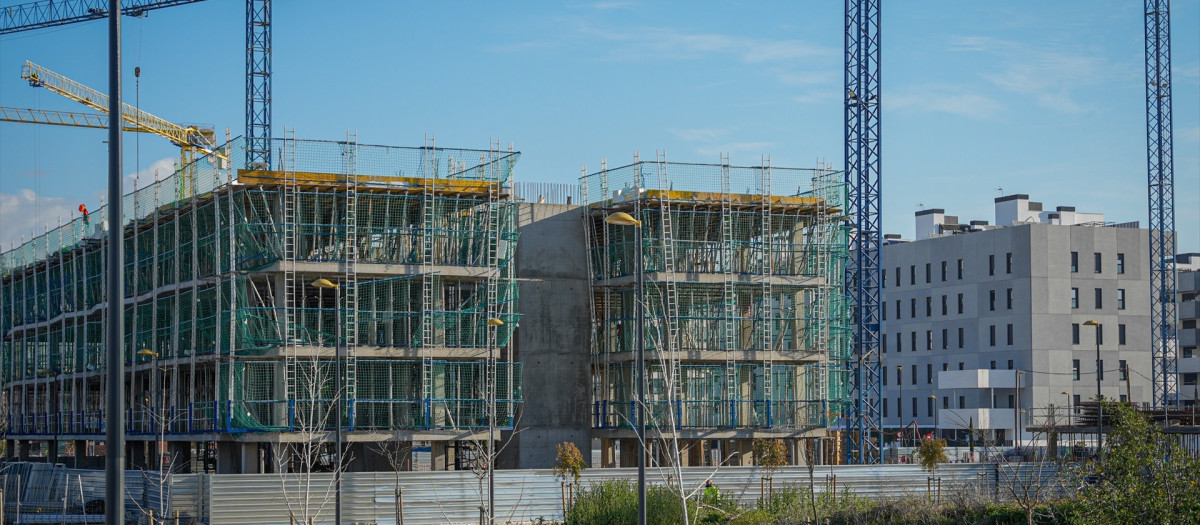 Promoción de viviendas en construcción en Sevilla