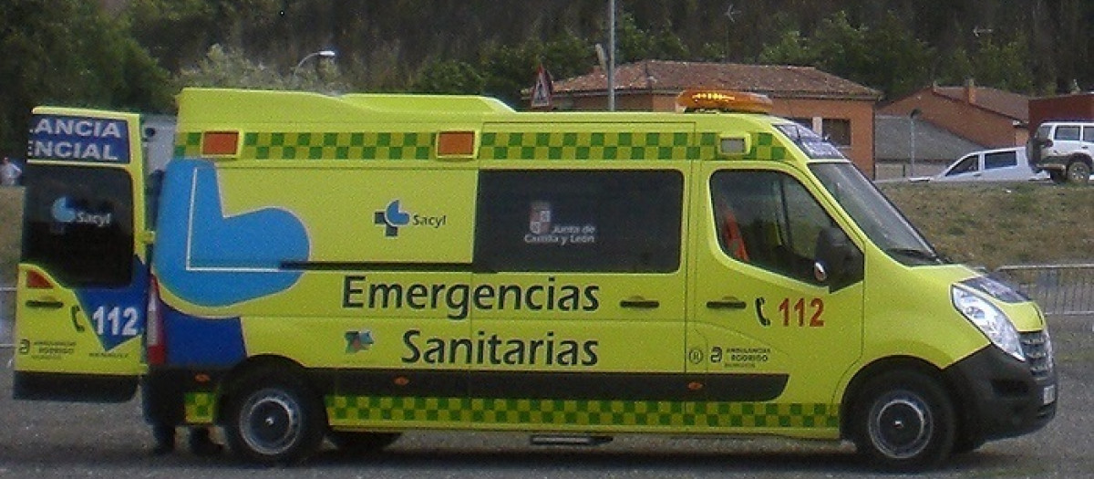 Una ambulancia de soporte vital básico del Sacyl