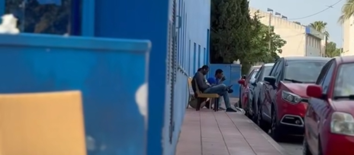 Inmigrantes acogidos en la misma residencia universitaria que el detenido