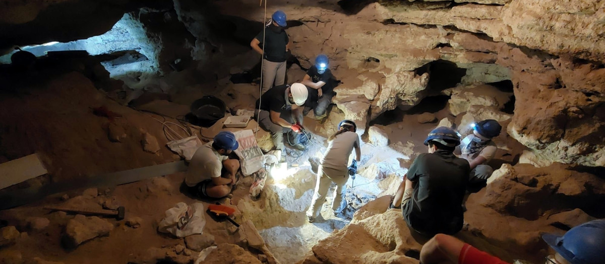 Cueva de los Toriles de Carrizosa