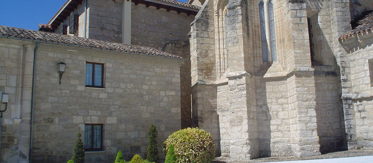 Exterior del Monasterio de San Salvador en Palacios de Benaver, Burgos