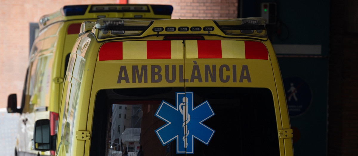 Unas ambulancias en Barcelona, en una imagen de archivo