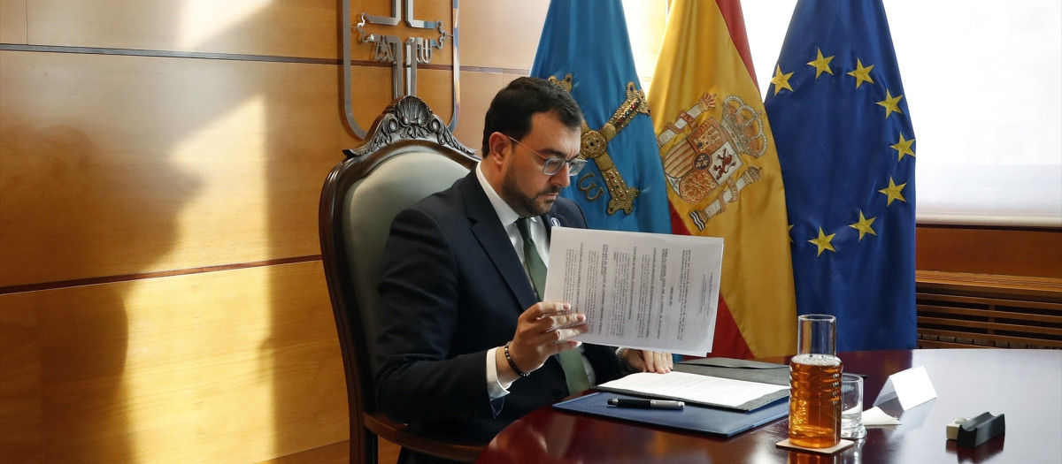 El presidente del Principado de Asturias, Adrián Barbón