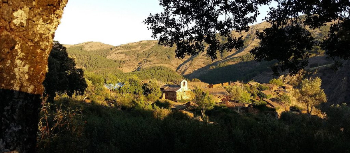 Panorámica de La Vereda iluminada por el sol