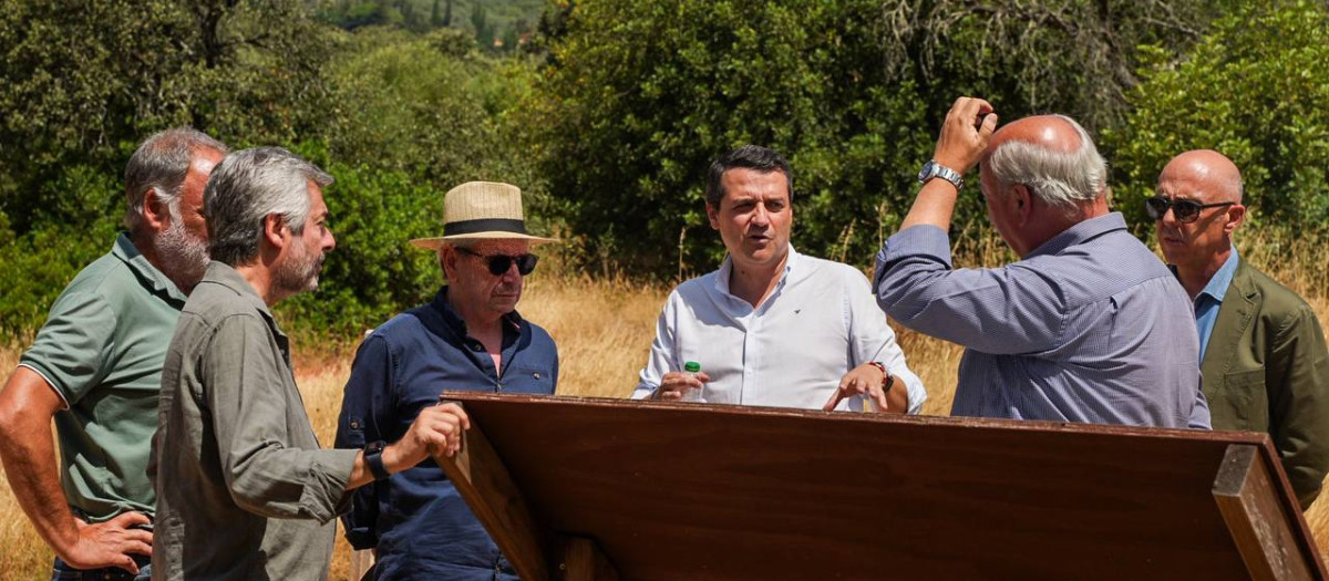 Miguel Ángel Torrico y José María Bellido, en el parque del Patriarca