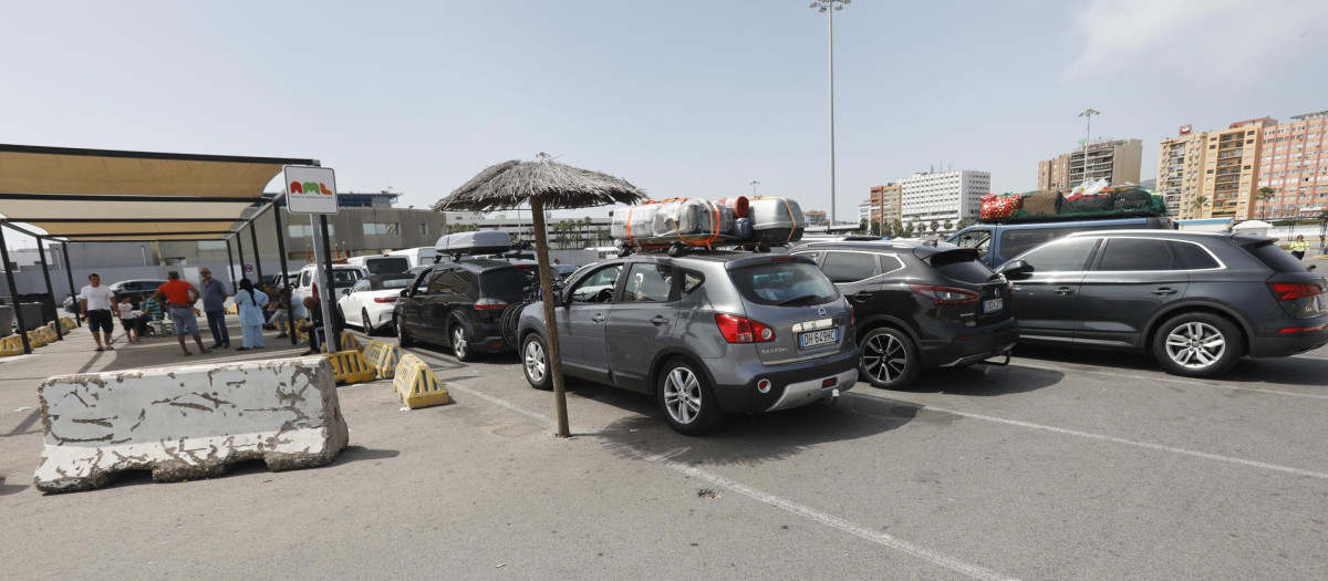 Comienza la Operación Paso del Estrecho.