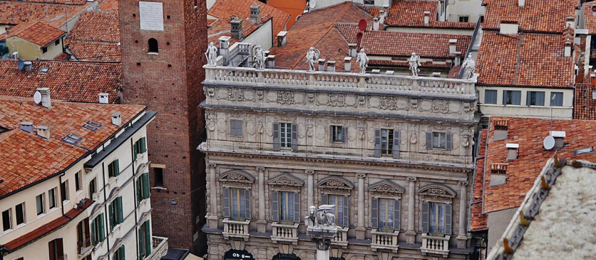Vista aérea del Palazzo Maffei