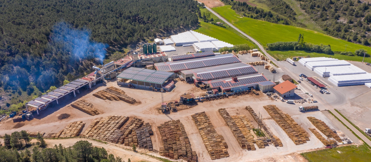 Fotografía aérea de una fábrica en Burgos