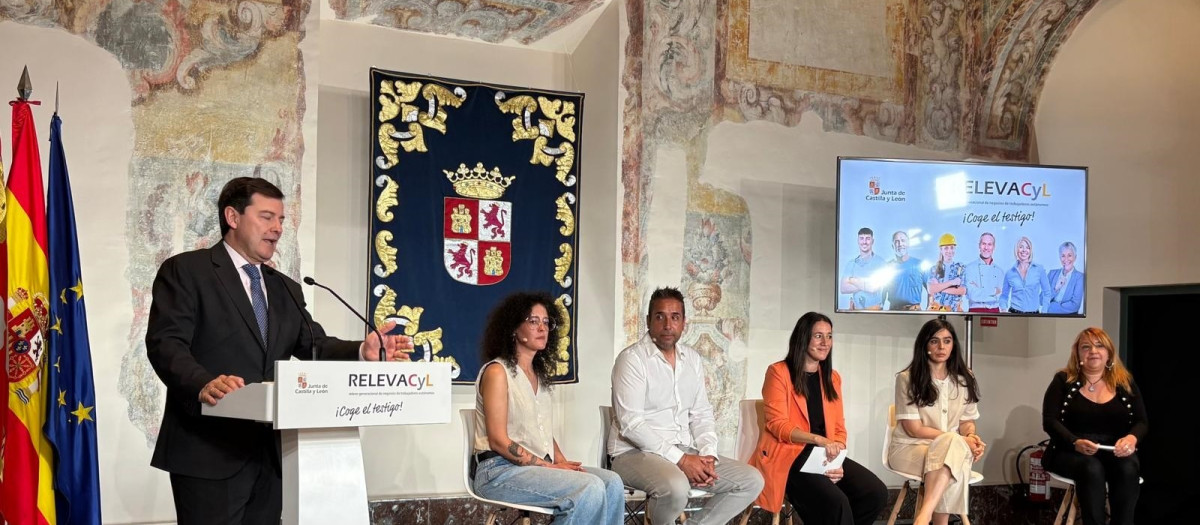 Presentacion del programa de ayudas a autónomos por parte del presidente de la Junta, Alfonso Fernández Mañueco
