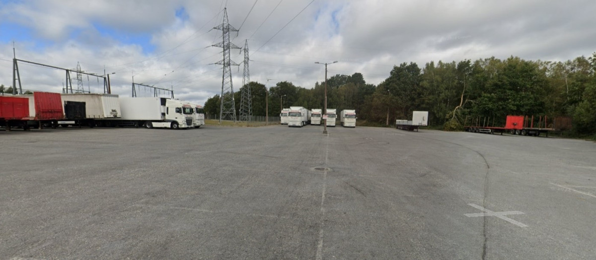 Aparcamiento de camiones en Villalba

REMITIDA / HANDOUT por GUARDIA CIVIL DE LUGO
Fotografía remitida a medios de comunicación exclusivamente para ilustrar la noticia a la que hace referencia la imagen, y citando la procedencia de la imagen en la firma
19/6/2025