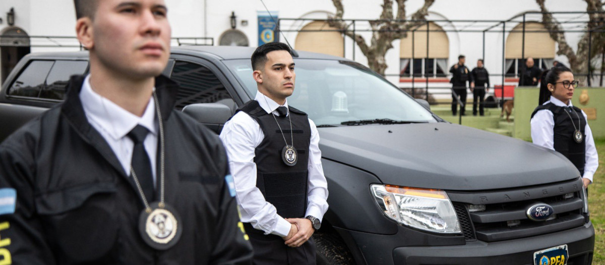 Agentes de la policía federal argentina