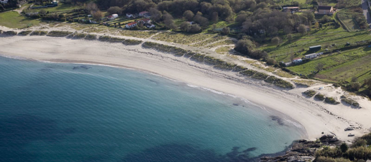 Una de las playas del municipio con más arenales en su costa