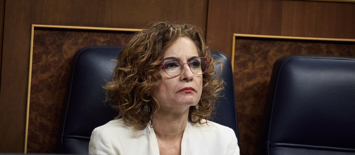 La vicepresidenta primera y ministra de Hacienda, María Jesús Montero, en el Congreso