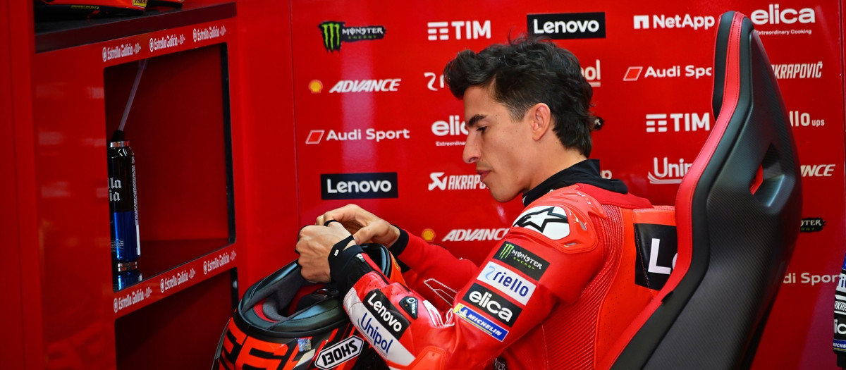 Marc Márquez, concentrado en su box