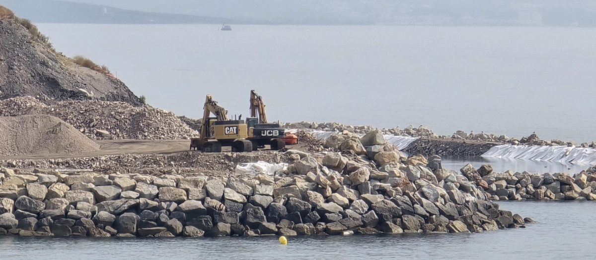 Obras del proyecto Marina EastSide de Gibraltar

REMITIDA / HANDOUT por VERDEMAR
Fotografía remitida a medios de comunicación exclusivamente para ilustrar la noticia a la que hace referencia la imagen, y citando la procedencia de la imagen en la firma
22/6/2025