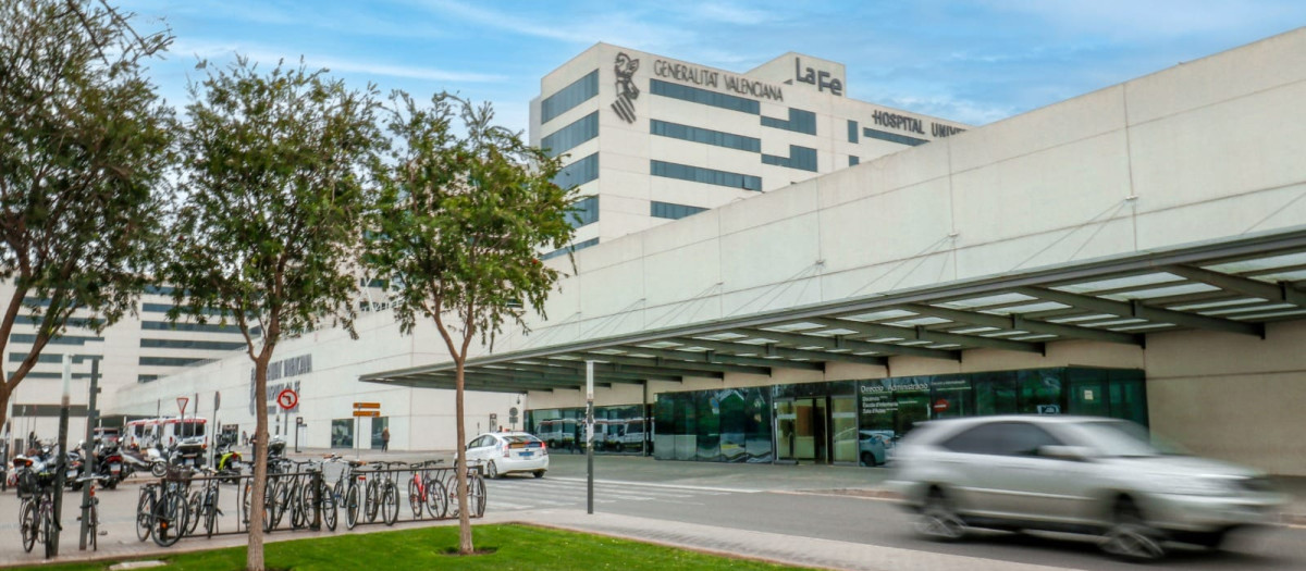 Imagen de archivo del Hospital La Fe de Valencia, donde se ha registrado el incendio