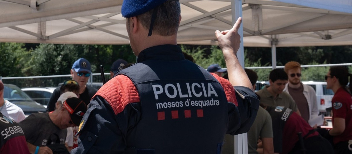 Un agente de los Mossos d'Esquadra, en una imagen de archivo