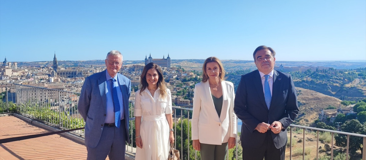 La vicepresidenta del Real Instituto Elcano, María Dolores de Cospedal, antes de intervenir en la mesa 'OTAN: valores básicos, pilar europeo y mirada al Sur', en el XXXVII Seminario de Seguridad y Defensa celebrado en Toledo.