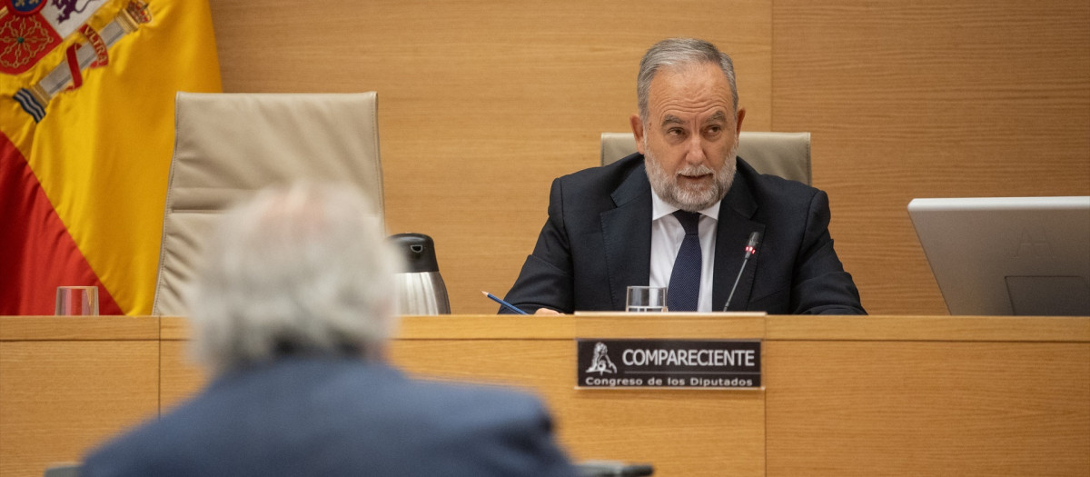 El secretario general del Centro Nacional de Inteligencia, Luis García Terán, comparece ante la Comisión de Investigación sobre los atentados yihadistas del 17-A en el Congreso de los Diputados