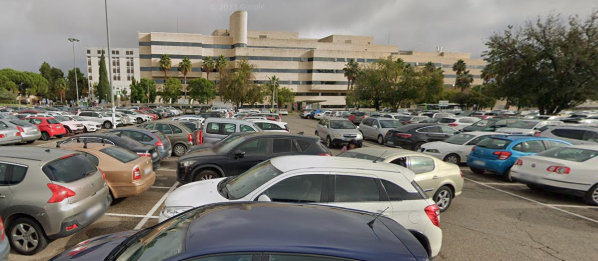Aparcamiento del Hospital Reina Sofía de Córdoba
